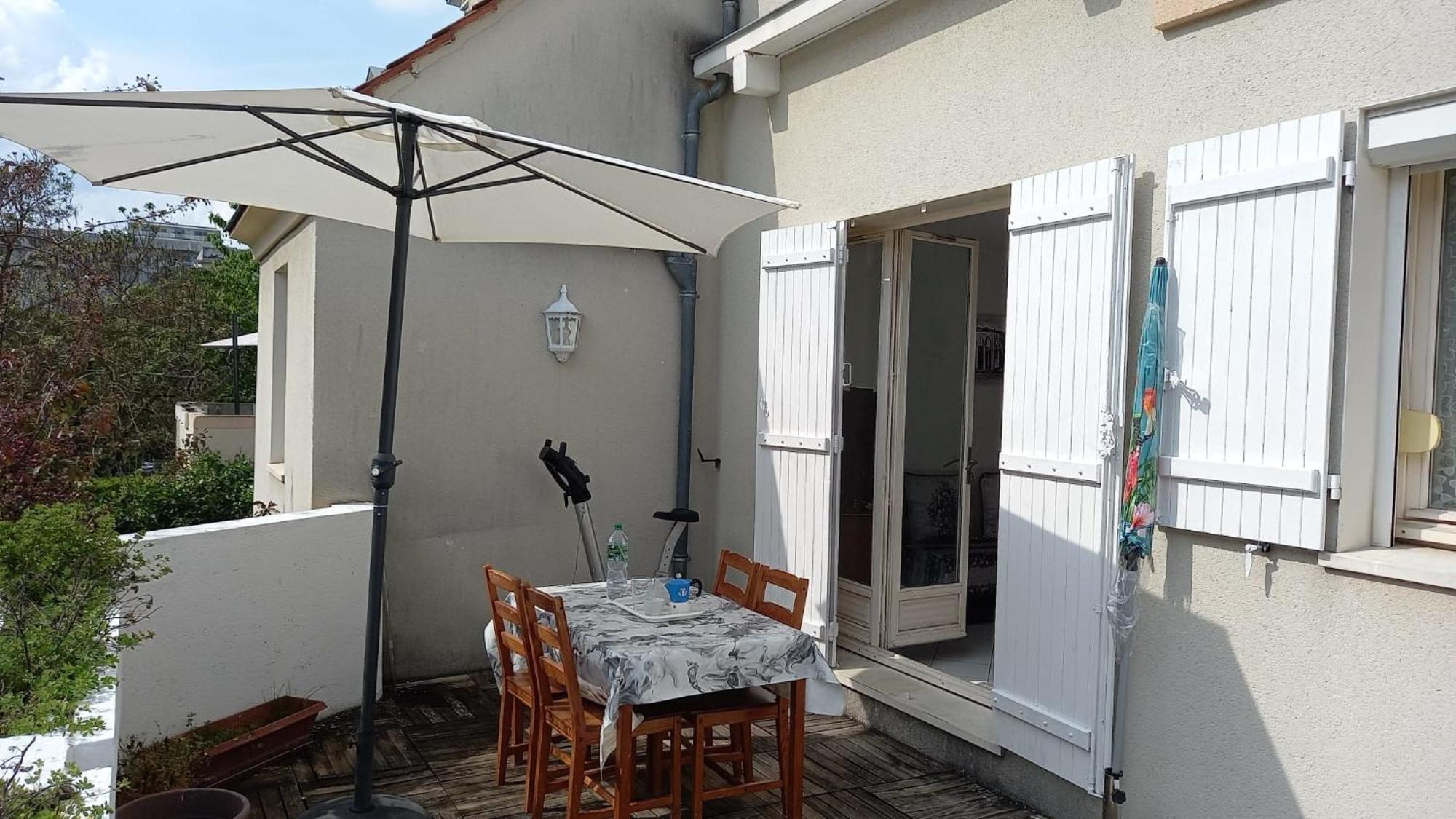 Location Chambre Double Dans Appartement - Cergy Exterior photo